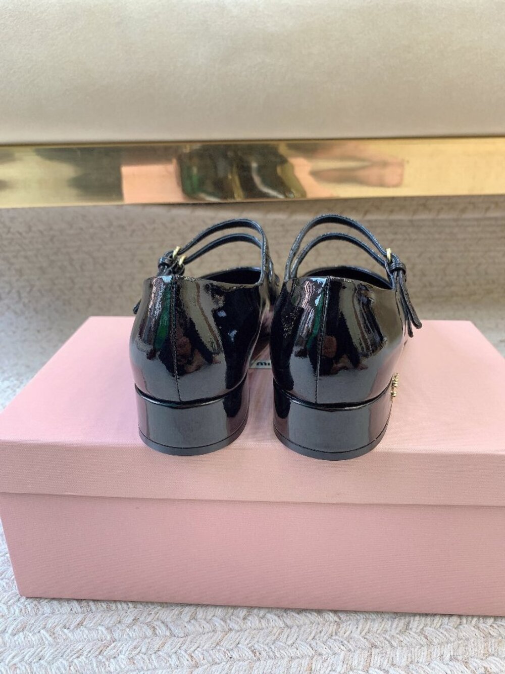Miu Miu Double-Strap Patent Leather Pointed-Toe Low-Heeled Mary Jane Shoes - Picture 5 of 7